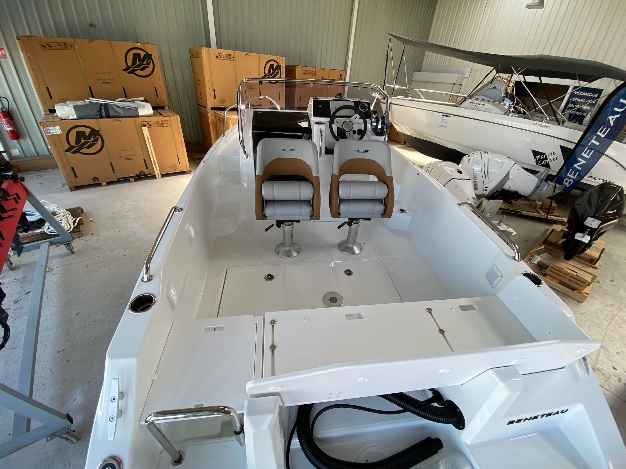 slider 1 Beneteau Flyer 6 SUNdeck